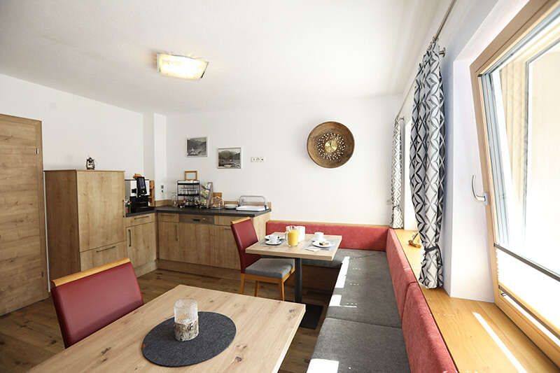 Frühstücks- und Aufenthaltsraum im Haus Maria im Zillertal