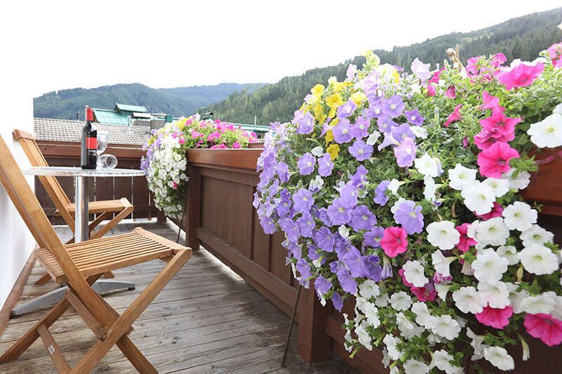 Balkon im Doppelbettzimmer mit Haus Maria